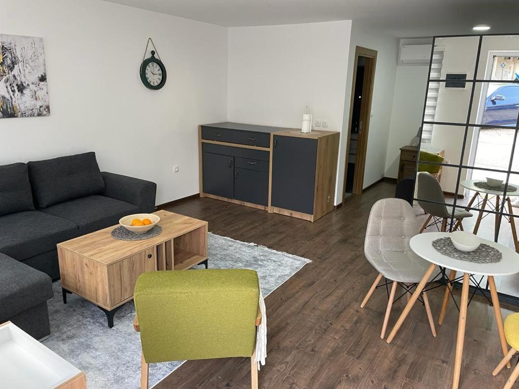 Damade Apartments Яйце Екстер'єр фото
