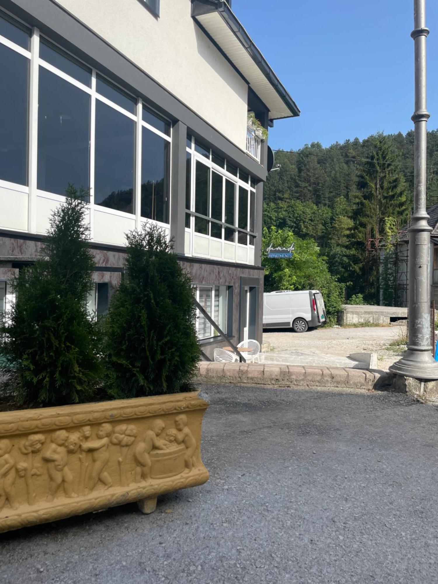 Damade Apartments Яйце Екстер'єр фото