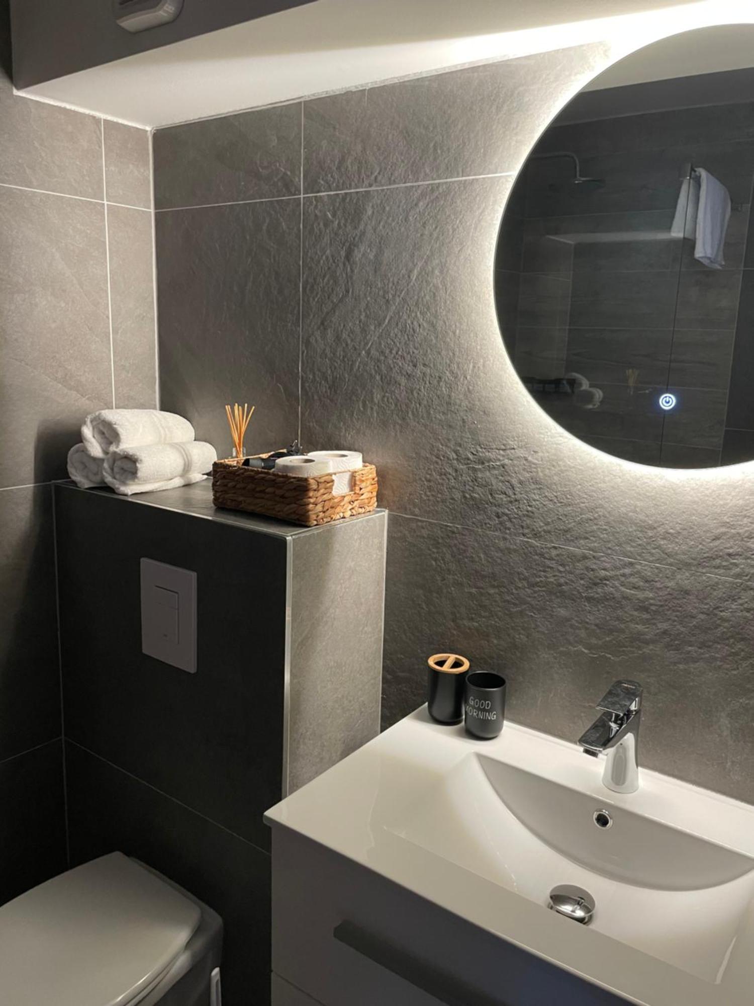 Damade Apartments Яйце Екстер'єр фото